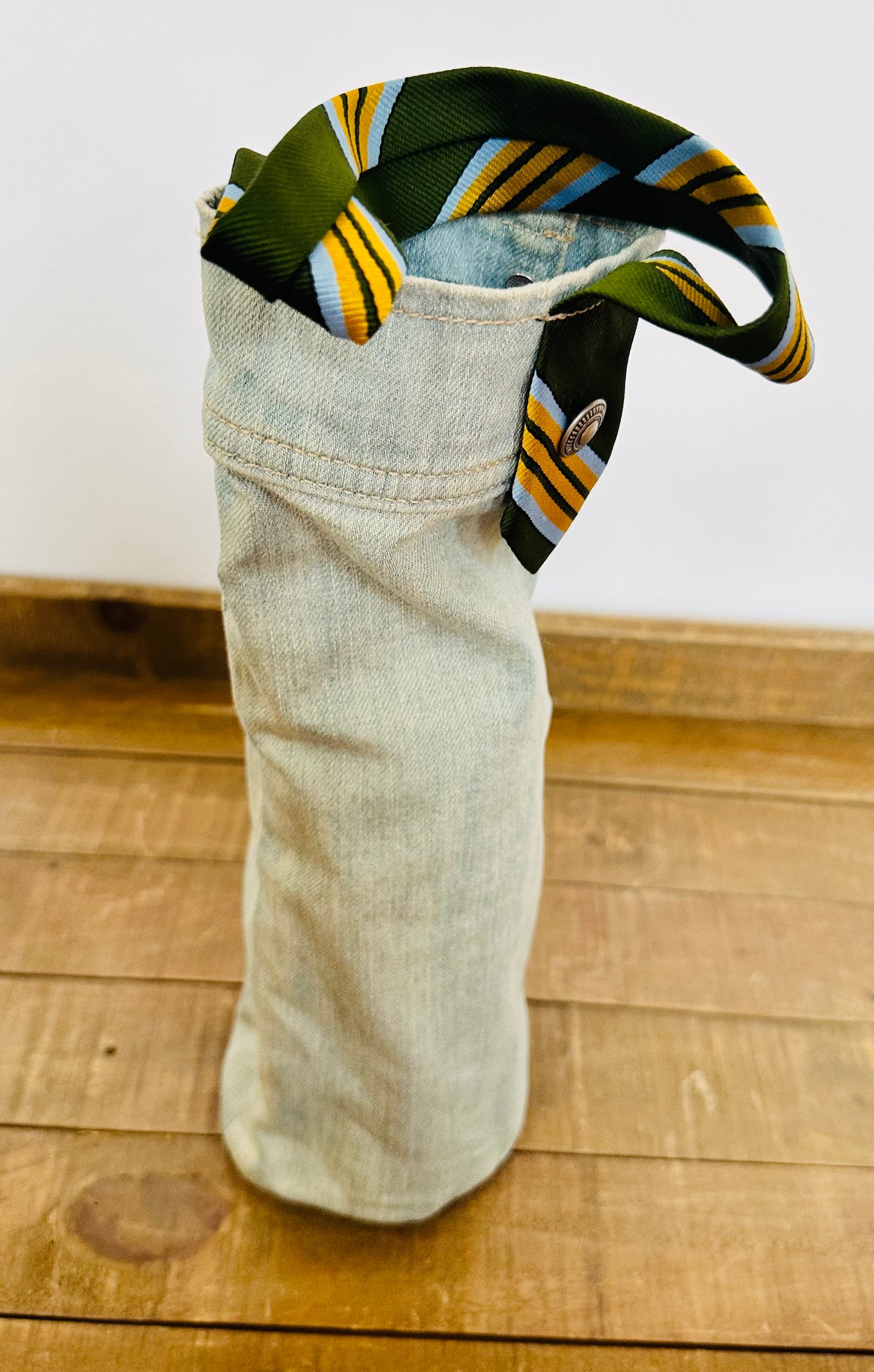 extra light denim + gold/green tie wine sleeve