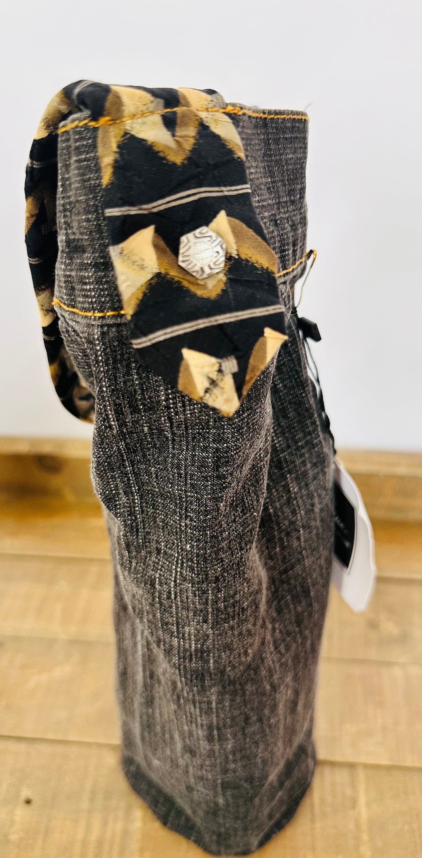 black wash denim + black/gold pattern tie wine sleeve