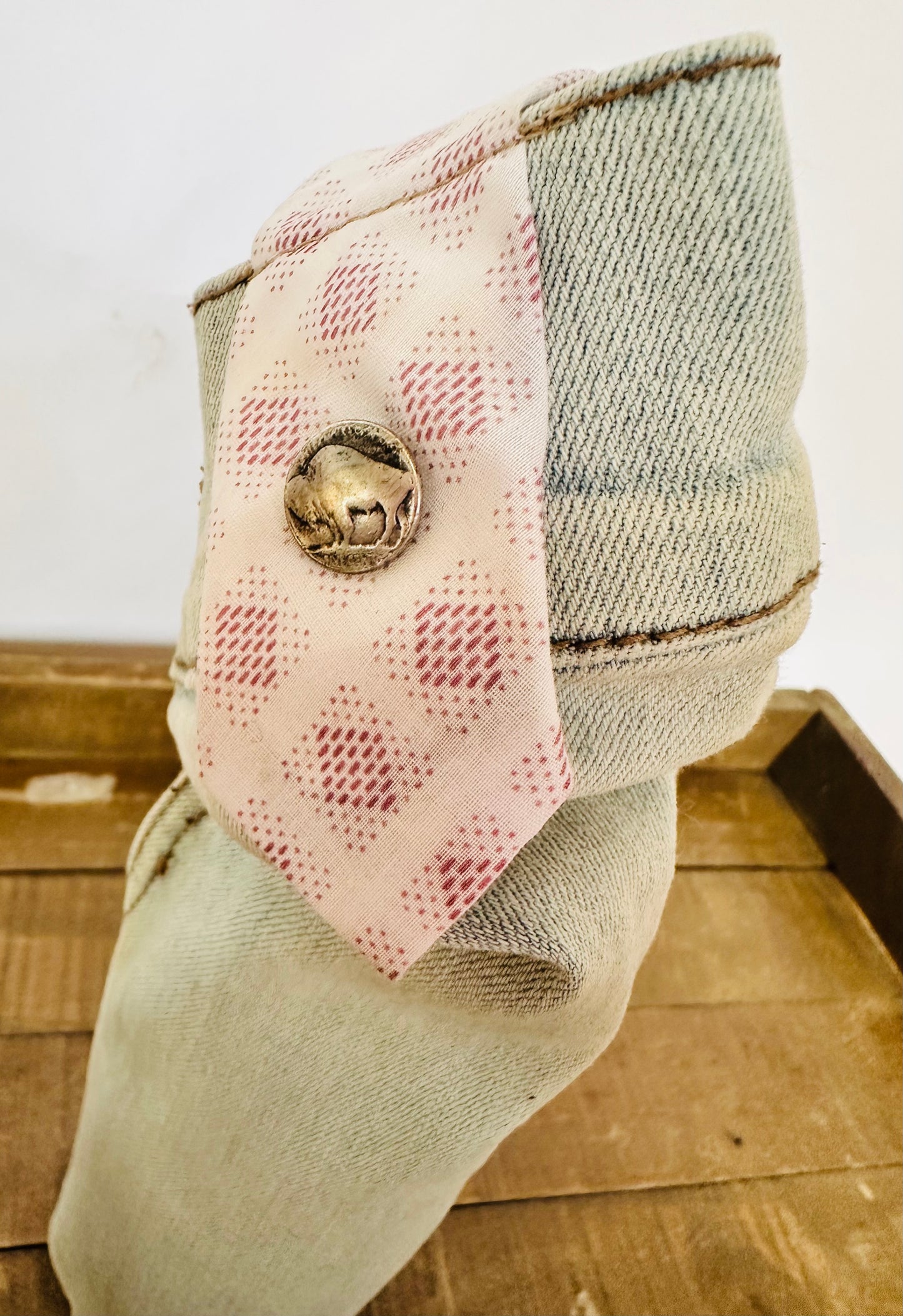 extra light wash denim + white/rose pattern tie wine sleeve