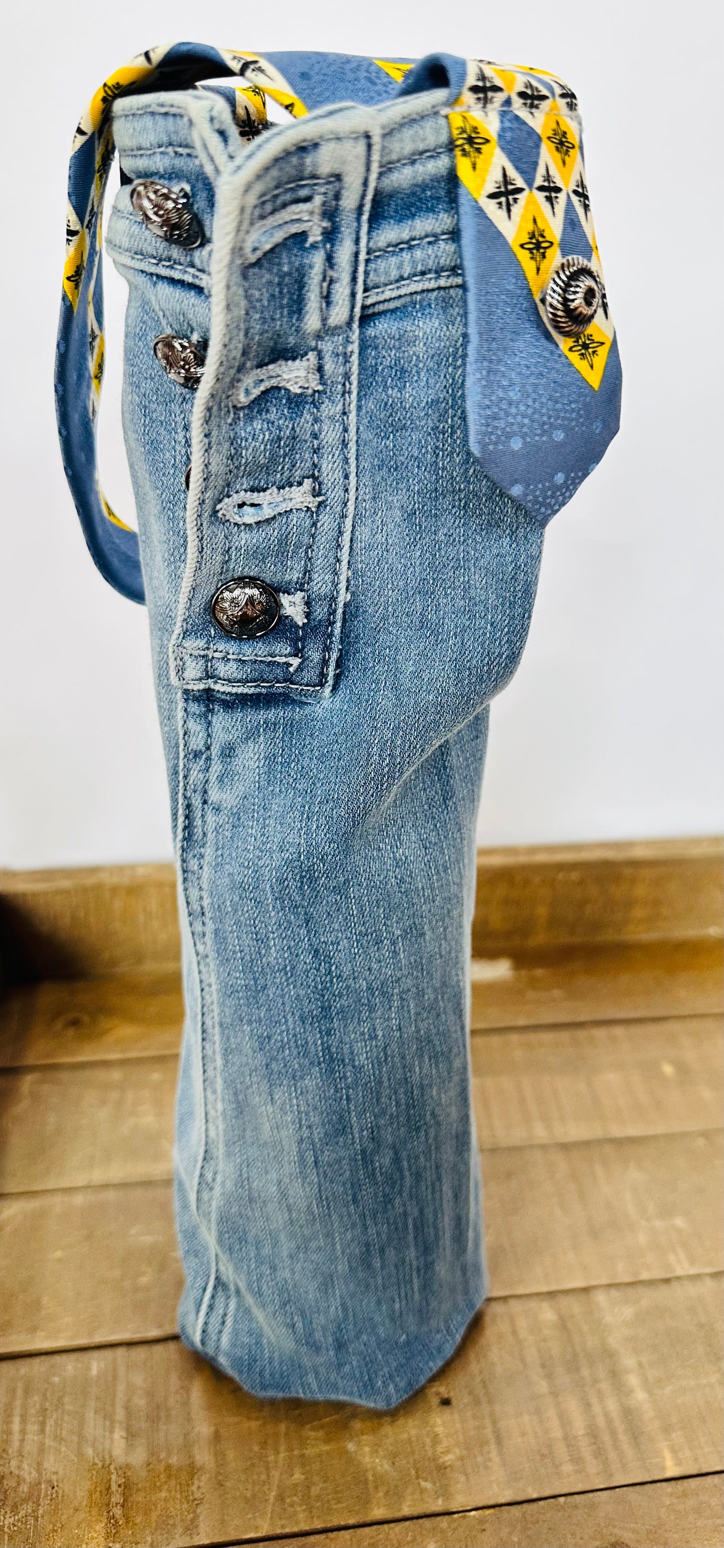 blue wash denim + blue yellow diamond tie wine sleeve