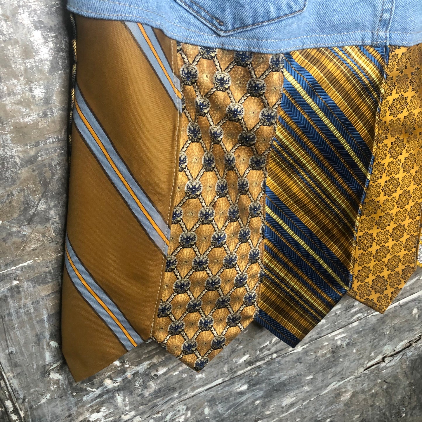 golden wide + skinny tie skirt, (size 6/28)