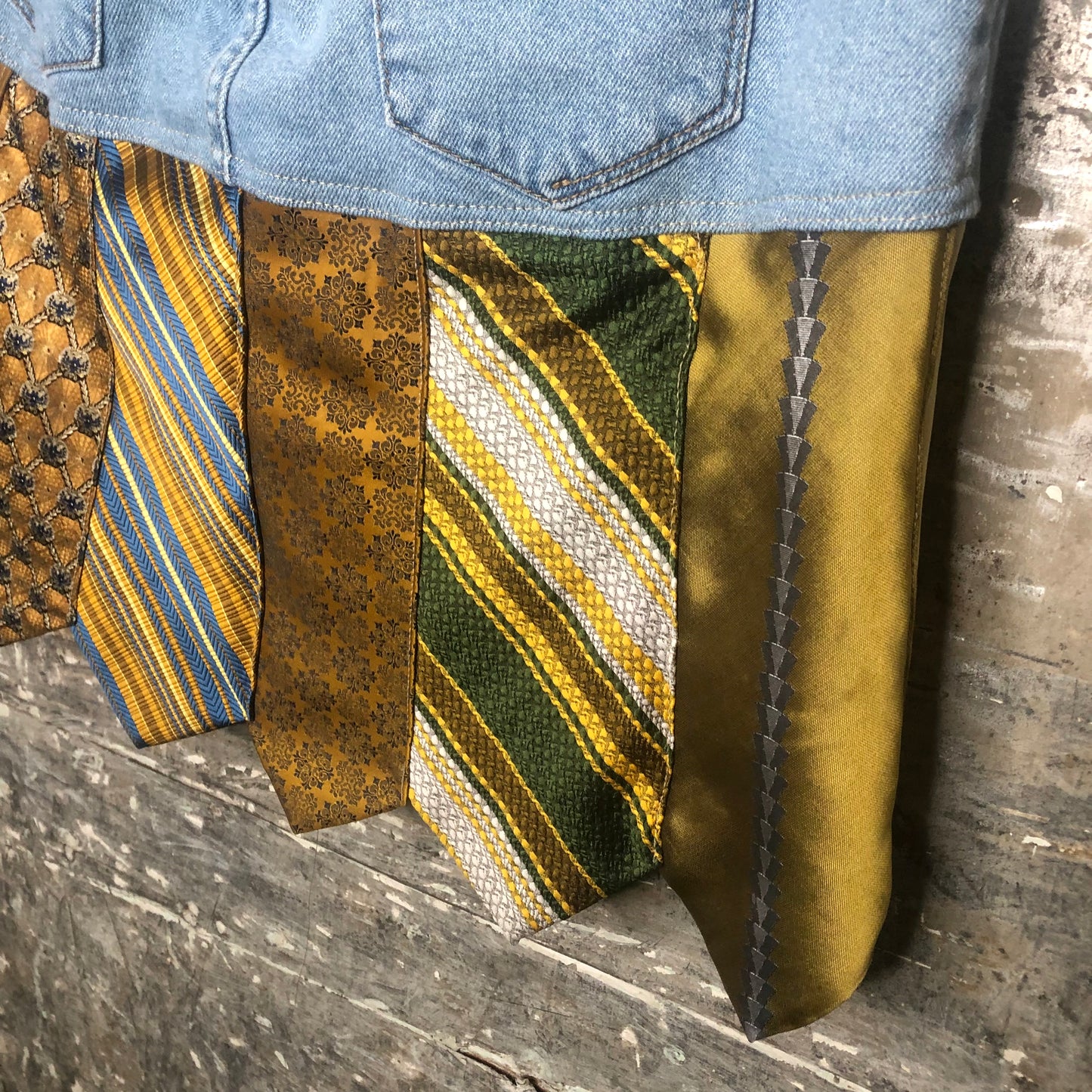 golden wide + skinny tie skirt, (size 6/28)