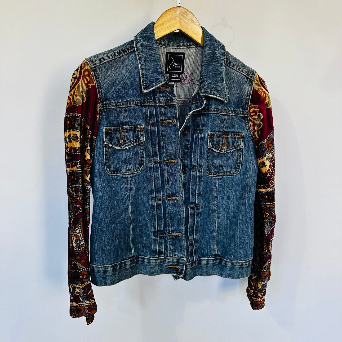 vintage denim pairs with classic velvet [s]