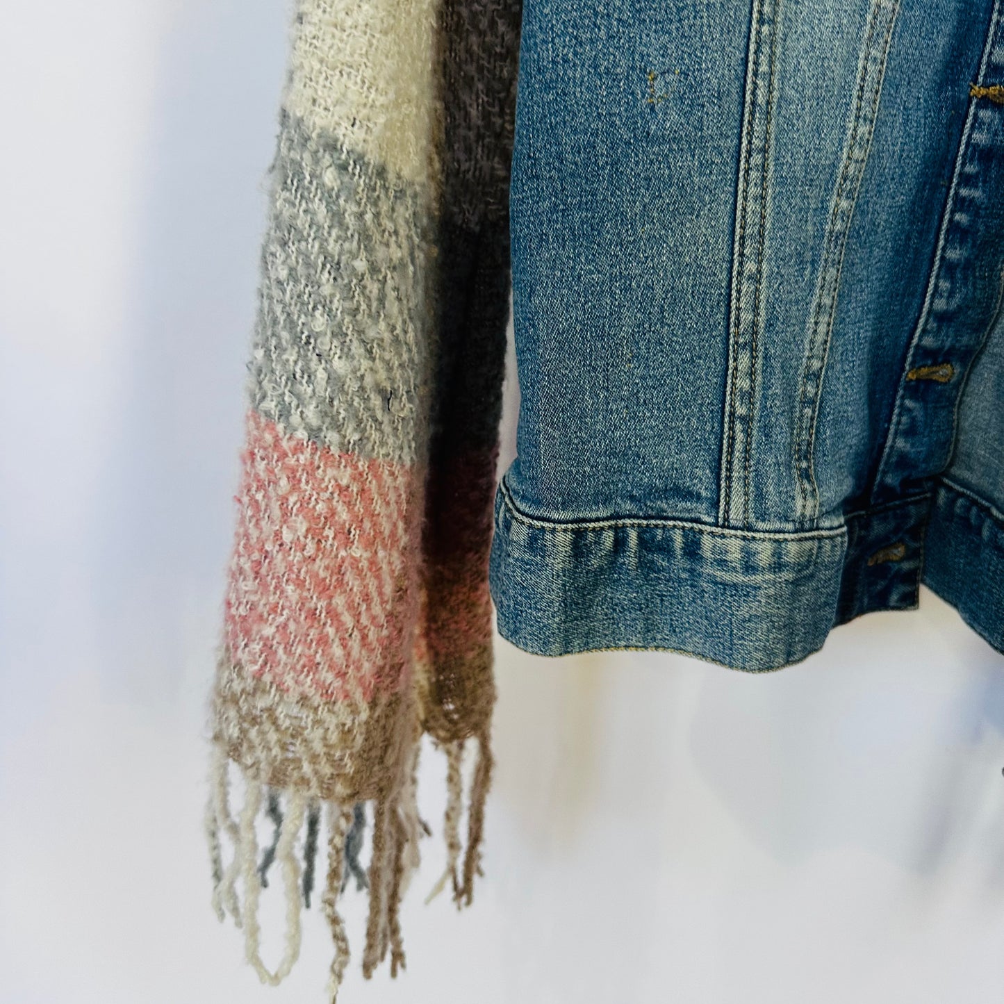 light wash feminine denim with soft plaid fringed sleeves [m]