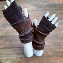 Load image into Gallery viewer, charcoal + rust felted fingerless mittens

