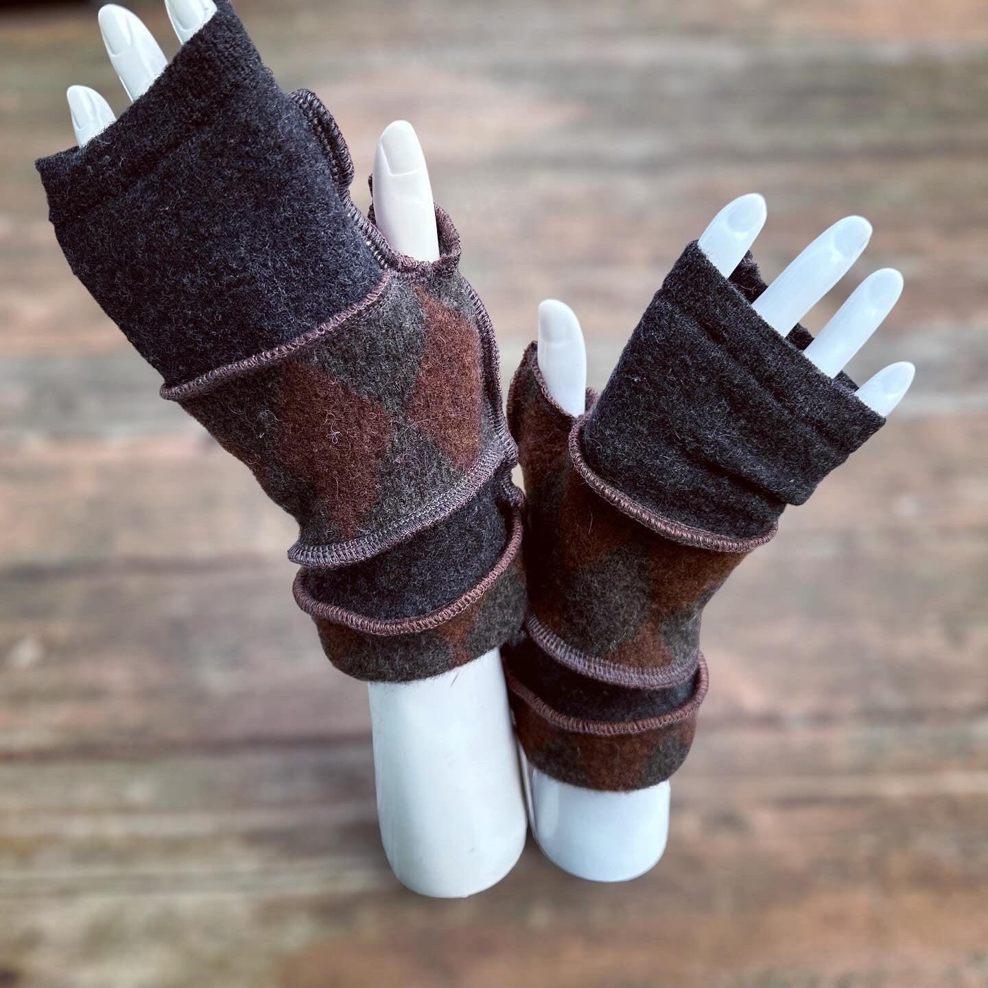 charcoal + rust felted fingerless mittens