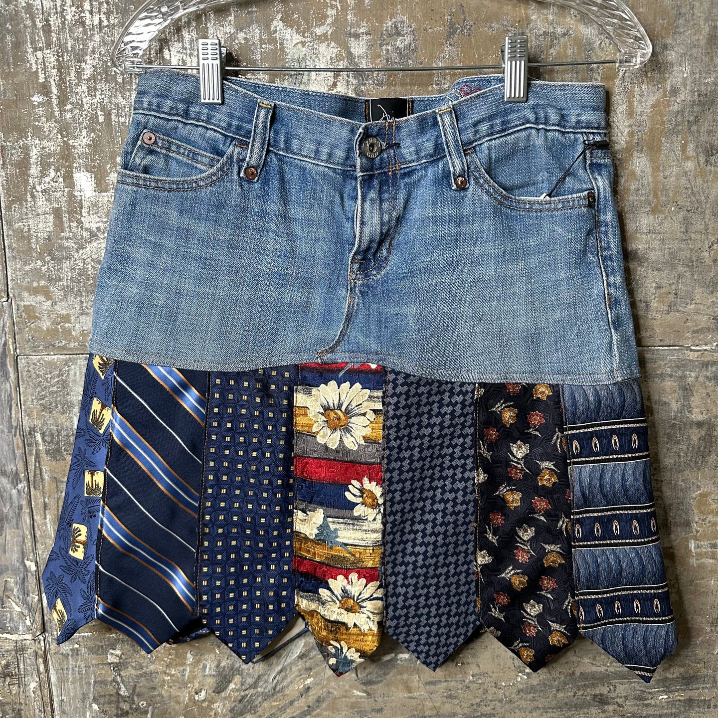 denim + daisy tie skirt, (size 4)