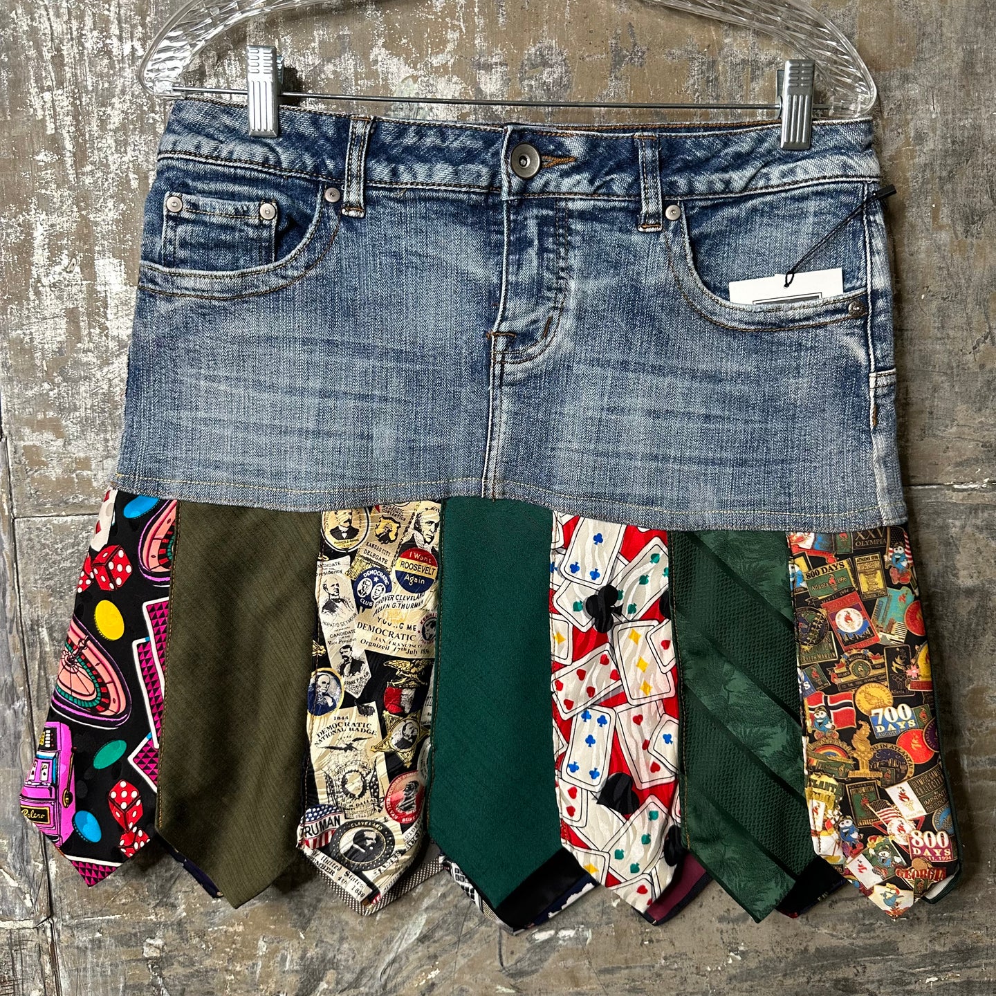 it’s life tie skirt, (size 11)