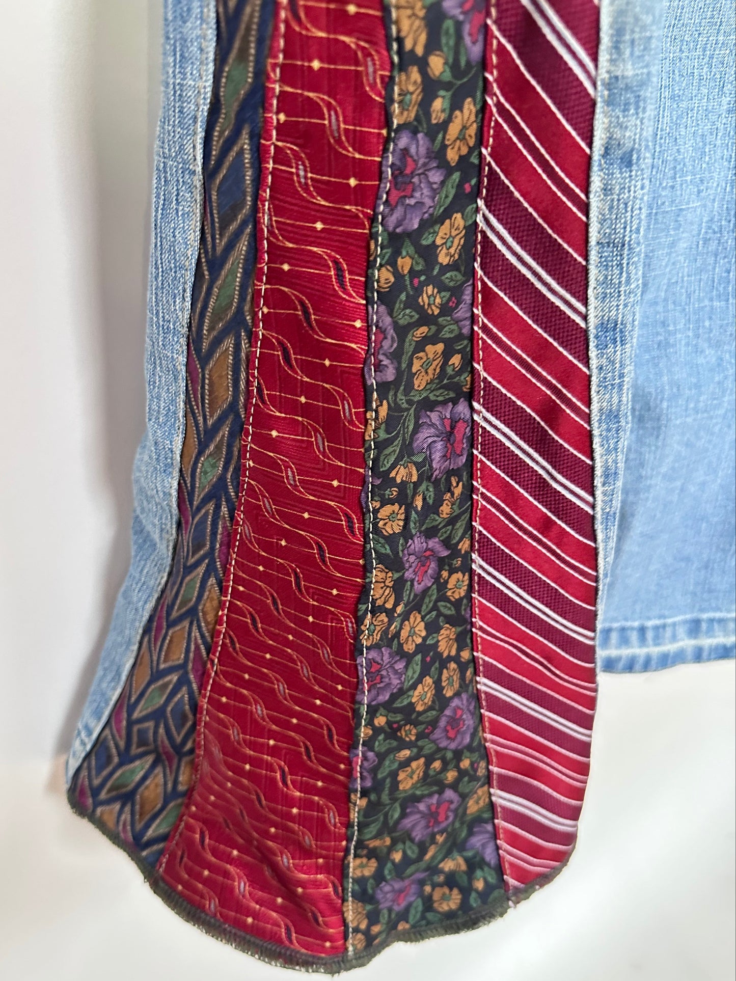 faded blue denim + crimson mirage necktie bells [14] short