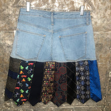 Load image into Gallery viewer, shades of blues tie skirt + grapes + frogs! (size 6)
