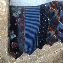 Load image into Gallery viewer, shades of blues tie skirt + grapes + frogs! (size 6)
