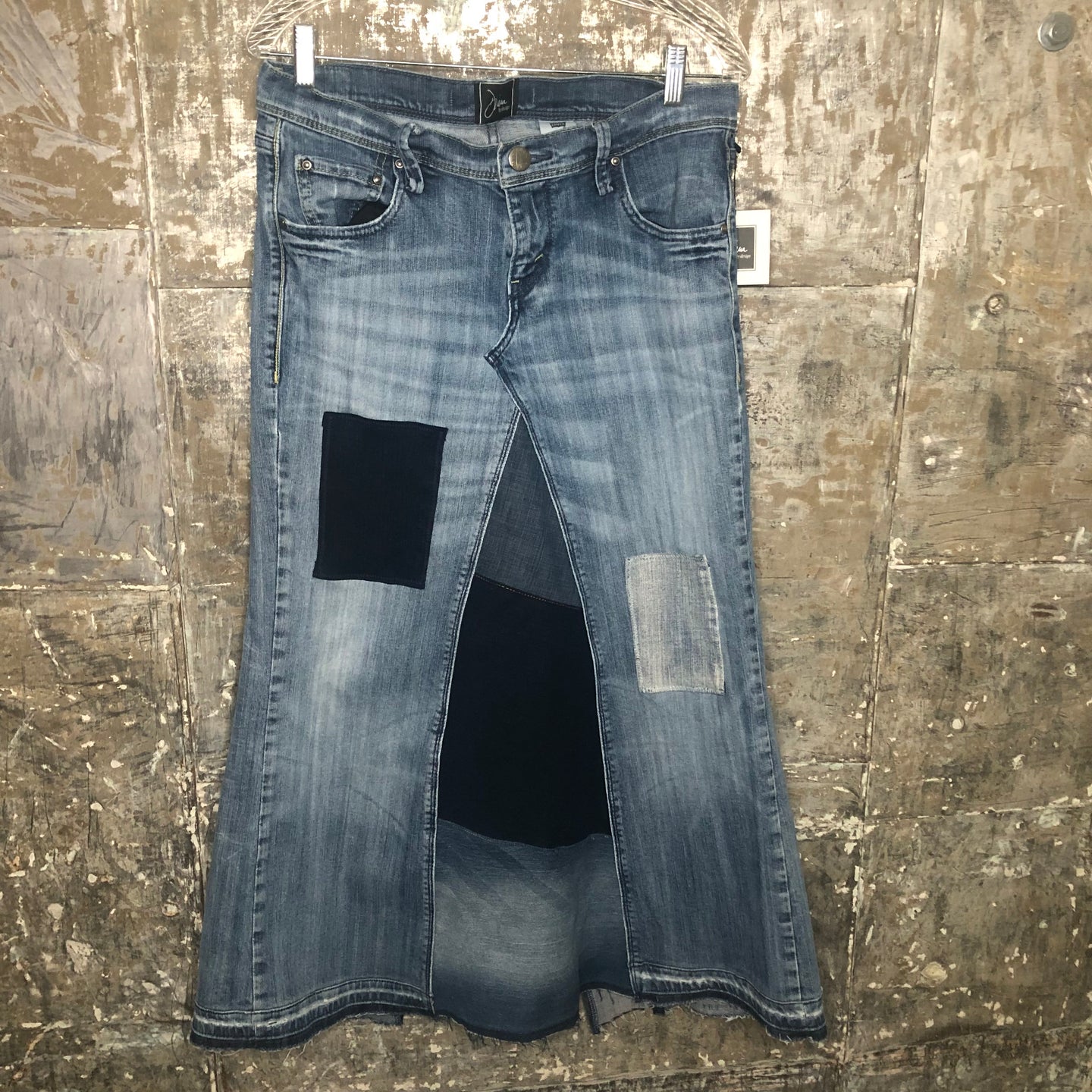 maxi vintage levi distressed denim skirt, (size 10/30)