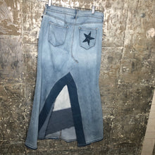 Load image into Gallery viewer, soft light blue stretch denim skirt, (size 10)
