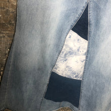 Load image into Gallery viewer, soft light blue stretch denim skirt, (size 10)
