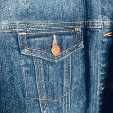 Load image into Gallery viewer, rosy sweater meets dark blue deniim
