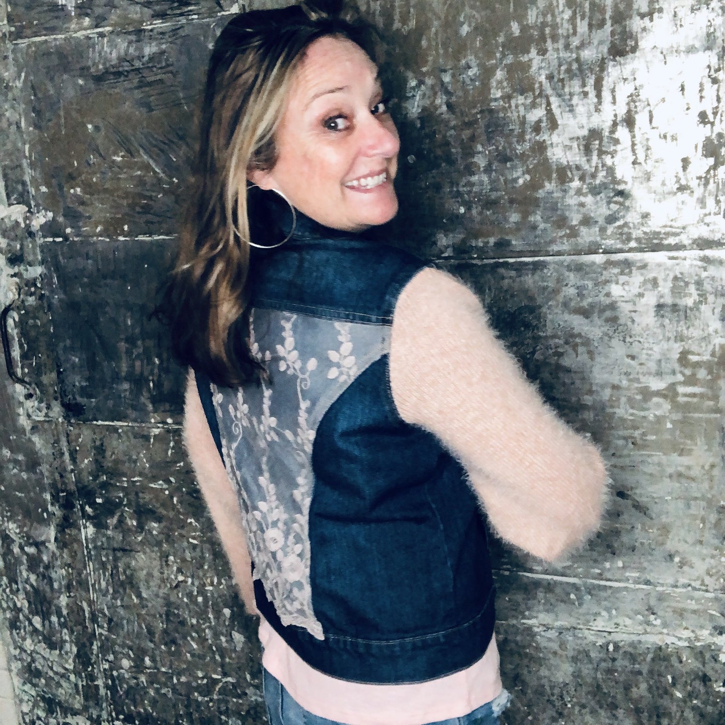 rosy sweater meets dark blue deniim