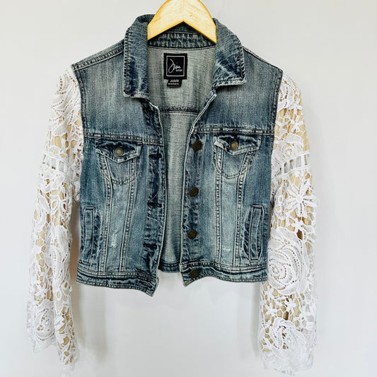 peekaboo lace + xtra distressed denim [s]