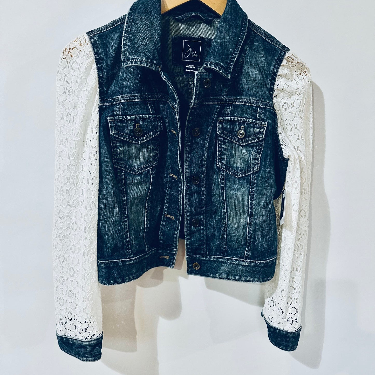cuffed white lace + blue denim jacket [s]