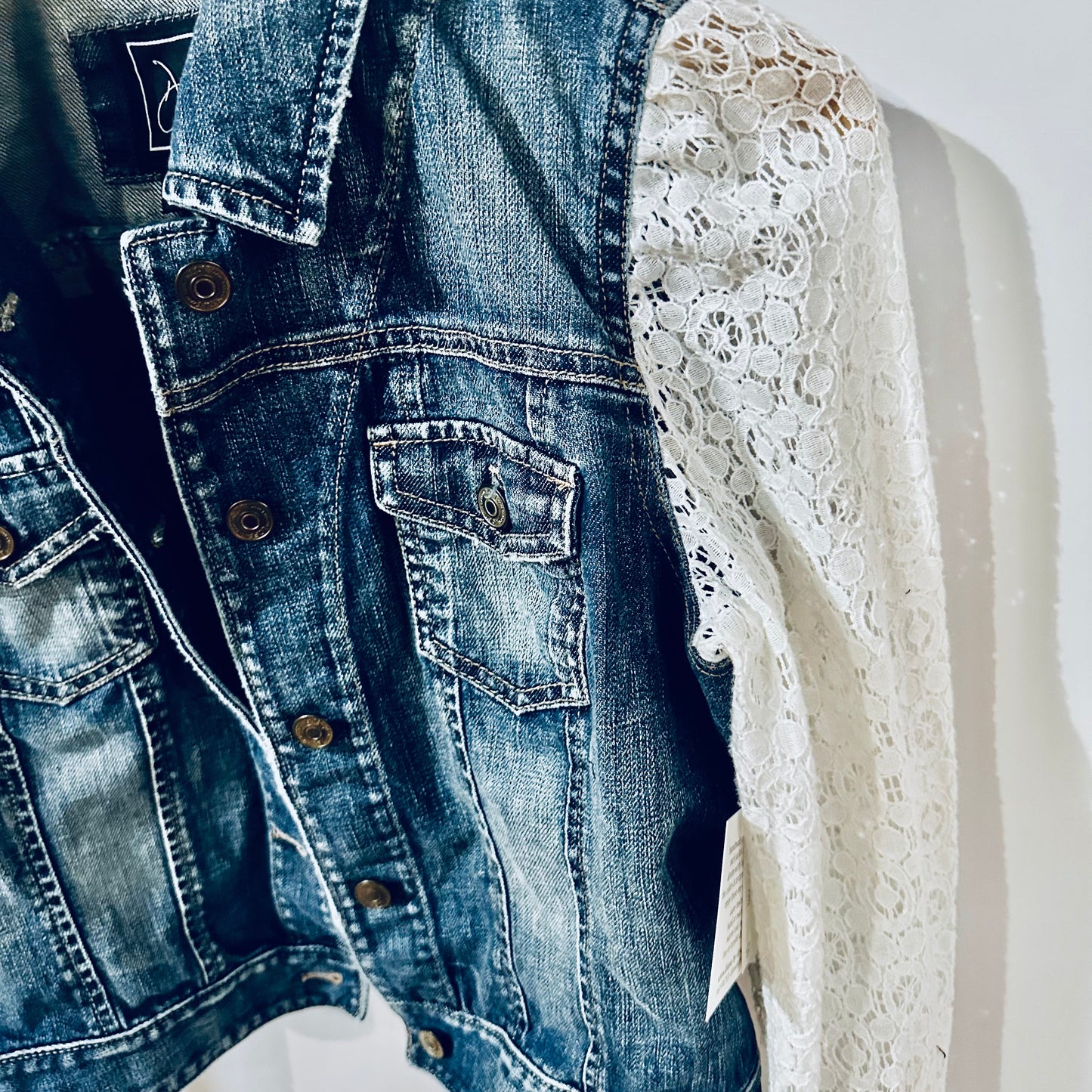 cuffed white lace + blue denim jacket [s]