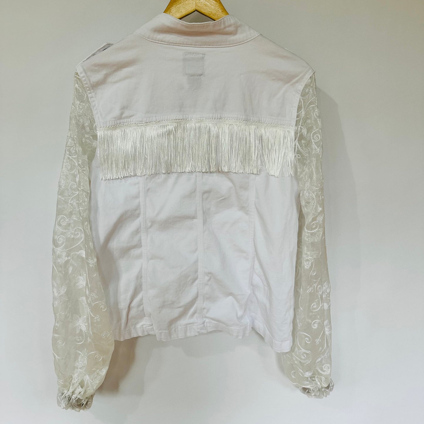 white on white cargo jacket with sheer sleeves [m/l]