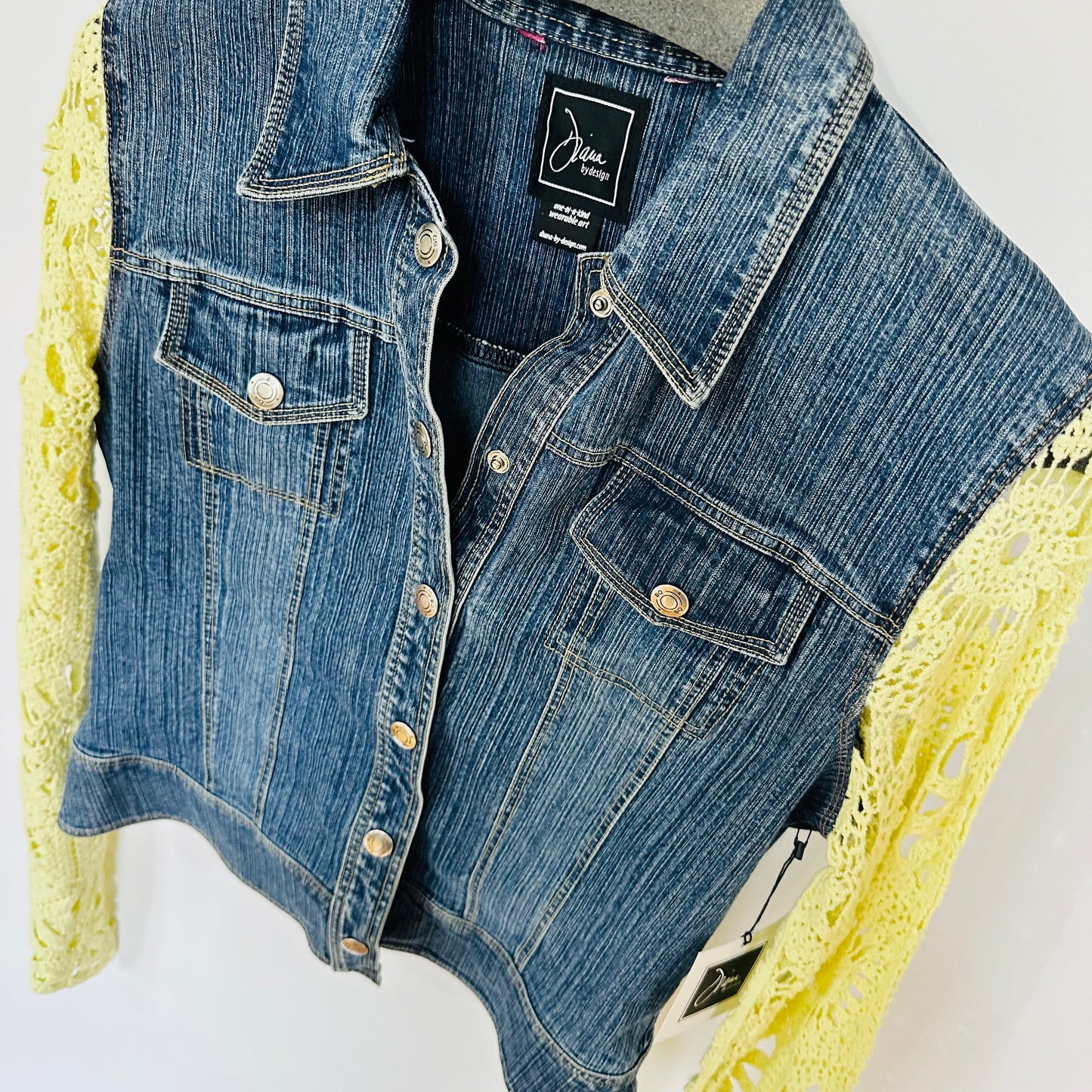 hint of lime crochet + feminine denim jacket [m]