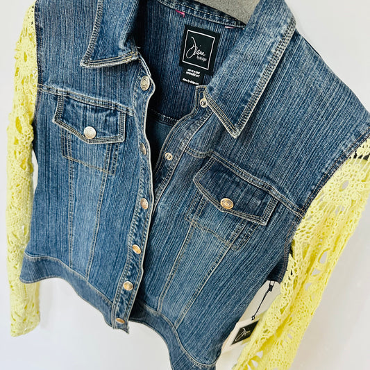hint of lime crochet + feminine denim jacket [m]