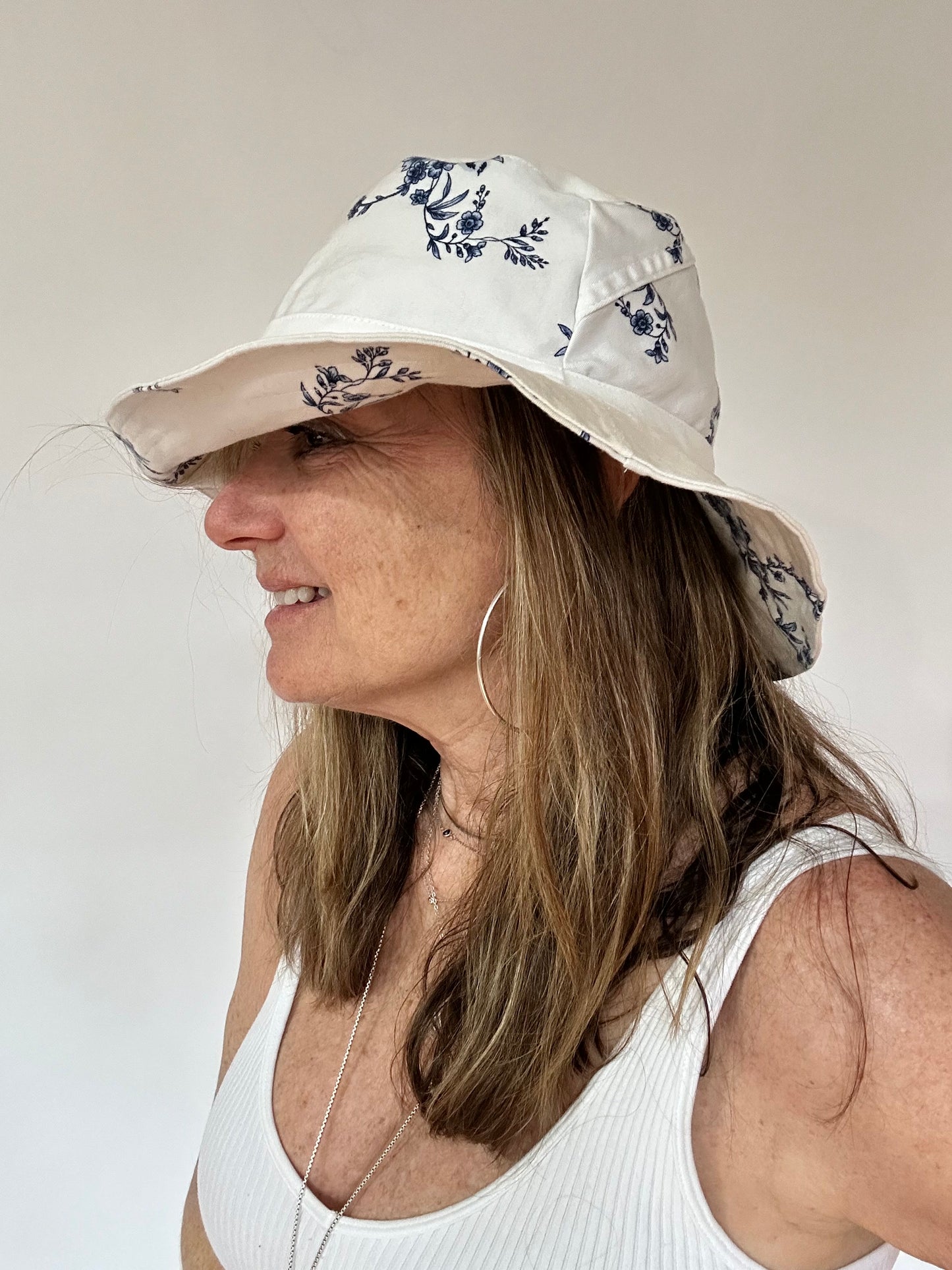 white + floral reversible denim sunhat hat [s/m]