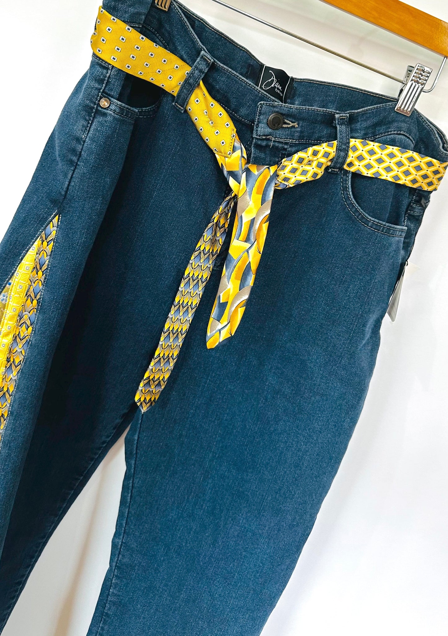 blue + gold bells [12/31]