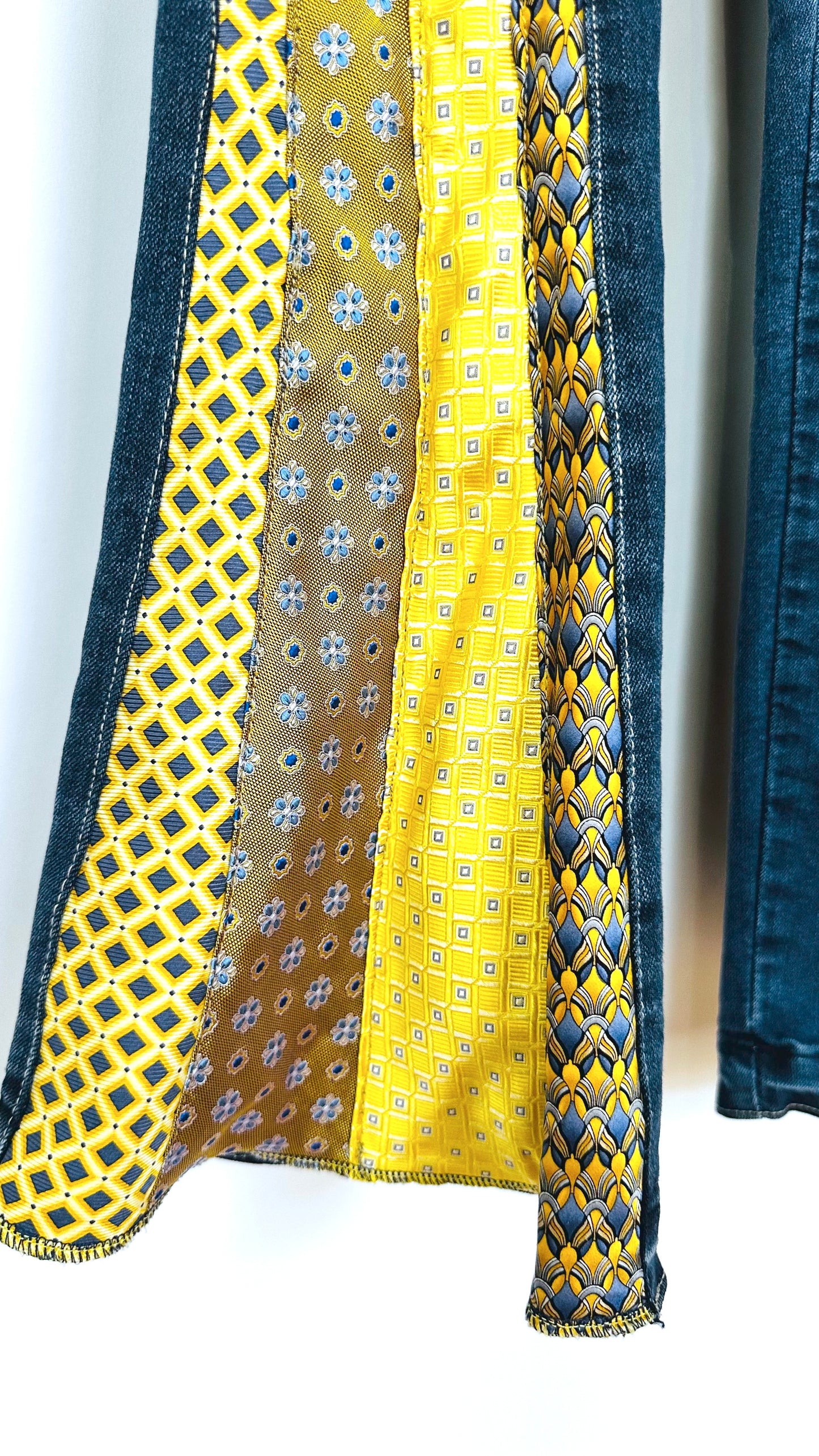 blue + gold bells [12/31]
