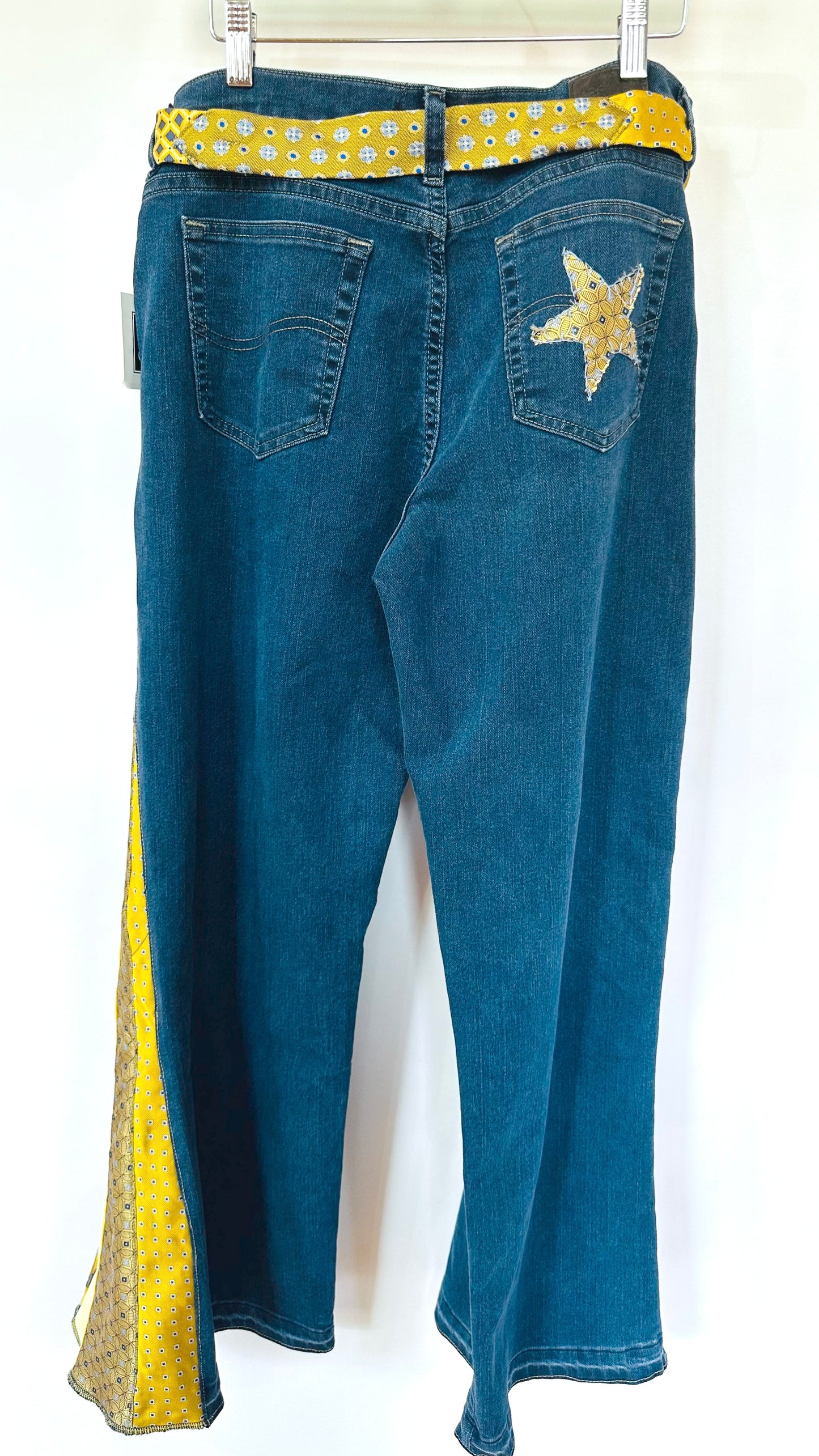 blue + gold bells [12/31]