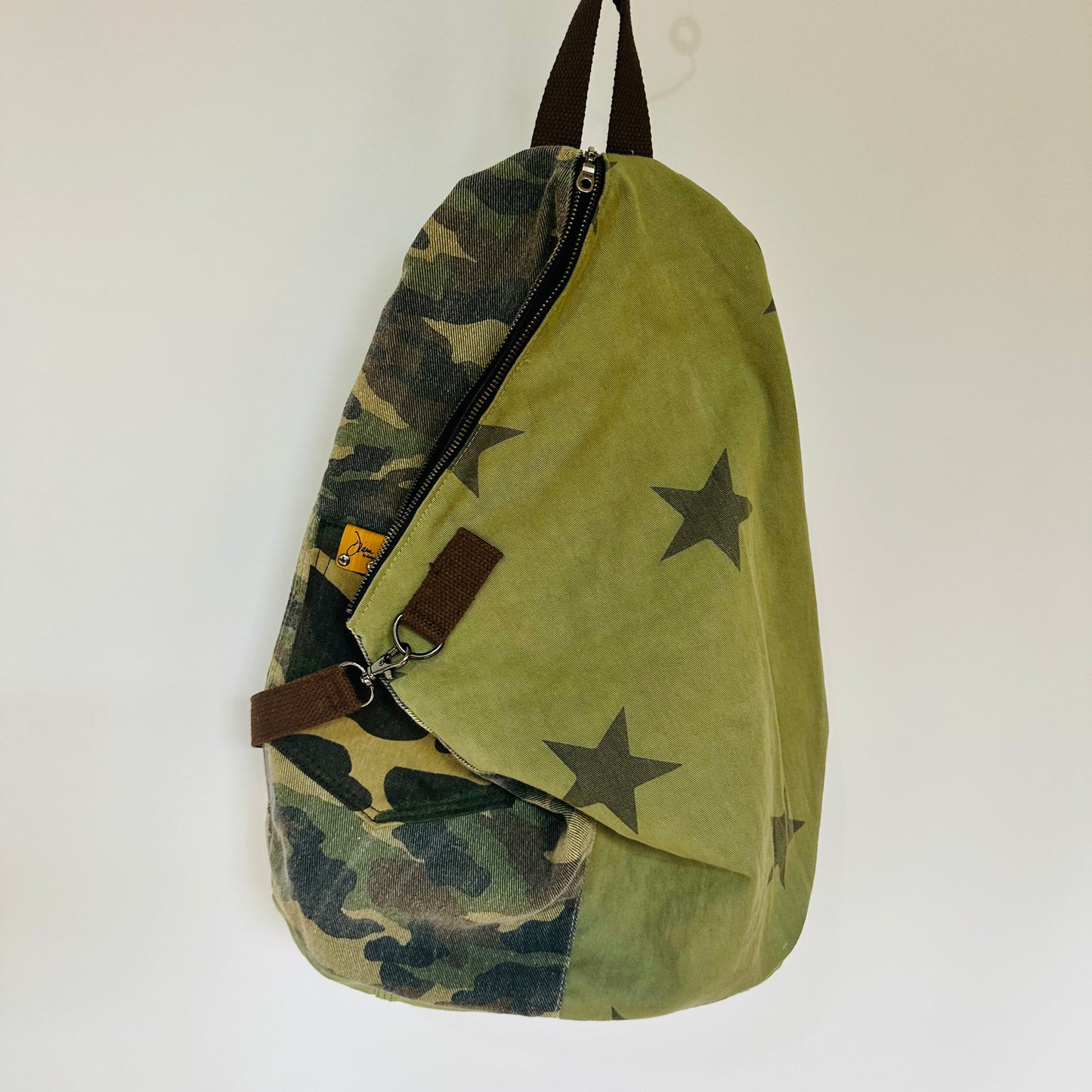 the cargo hauler sling bag