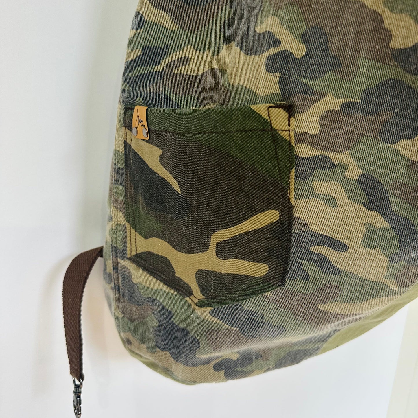 the cargo hauler sling bag