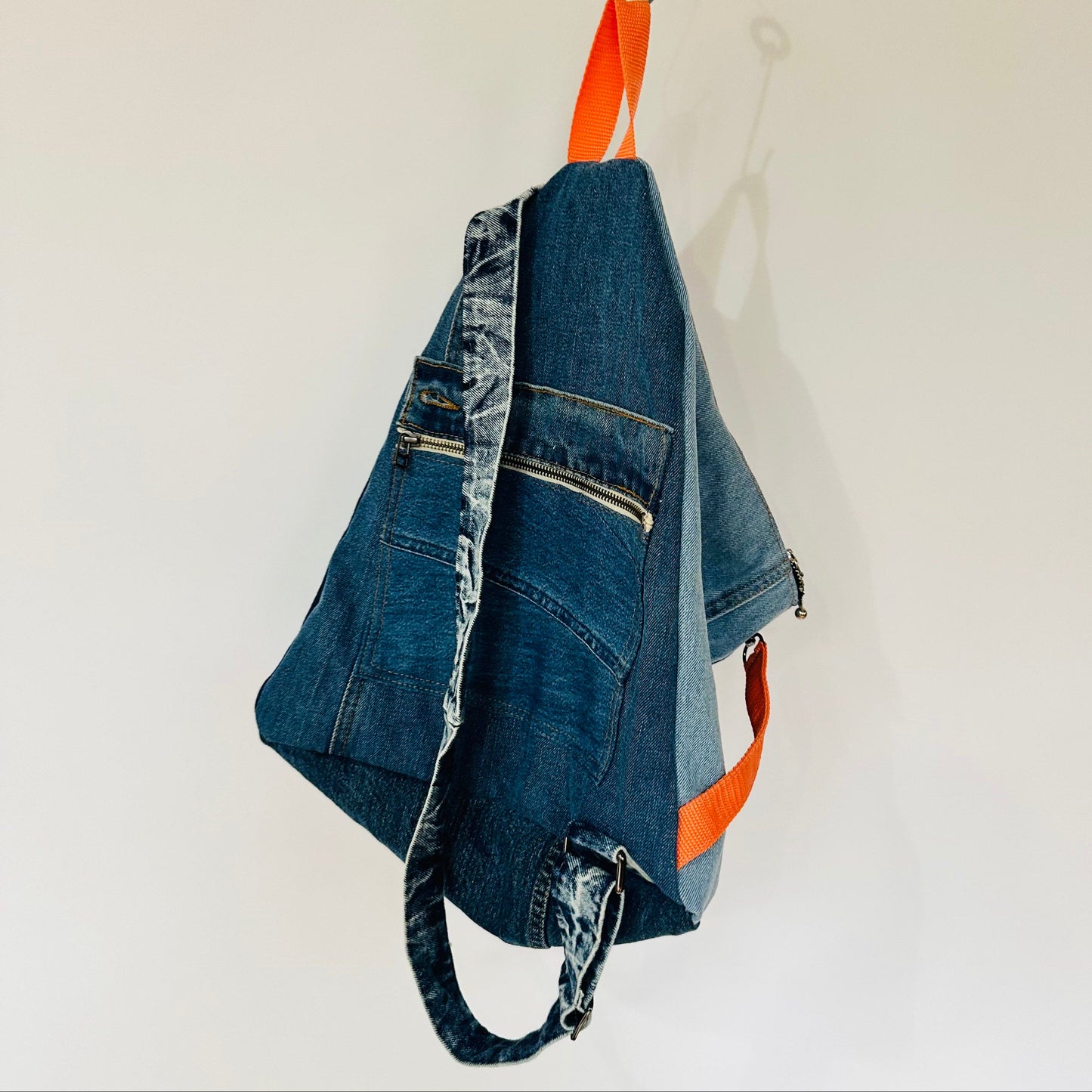 the daily campus carry sling bag